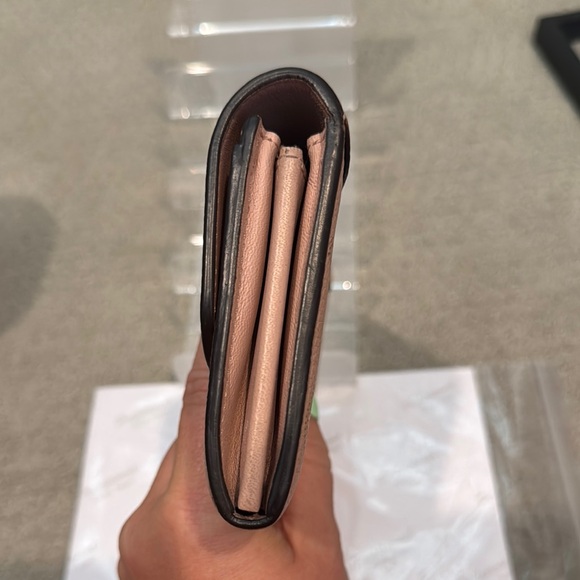 Louis Vuitton Blush Monogram Wallet - Picture 4 of 8